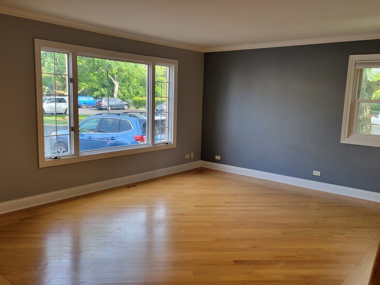 Building Photo - 2116 Rugen Rd