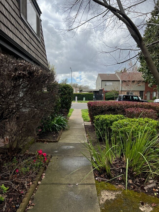 Building Photo - Coming Soon, Beautiful Rancho Cordova Cond...