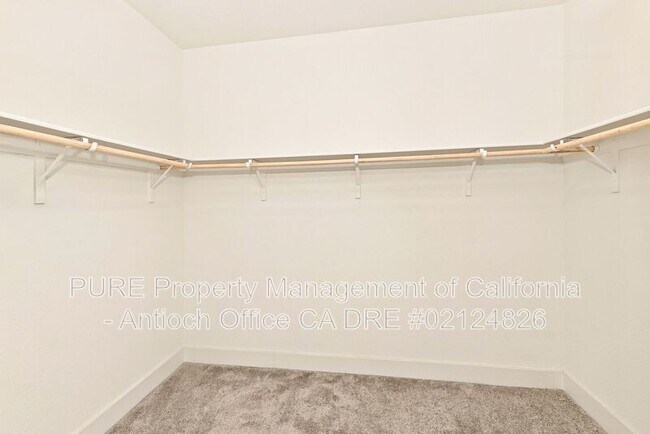 Building Photo - 233 Cold Crk Dr