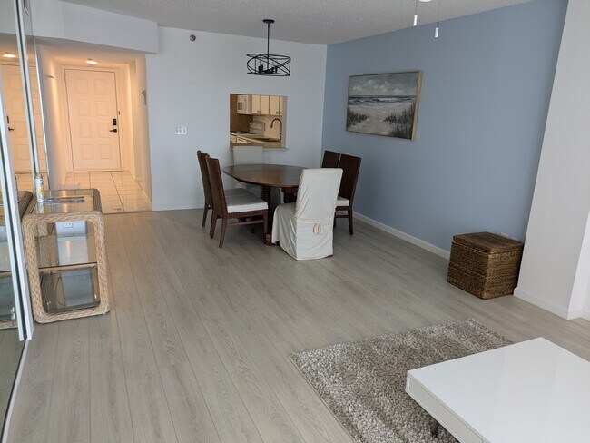 Building Photo - 896 N Federal Hwy