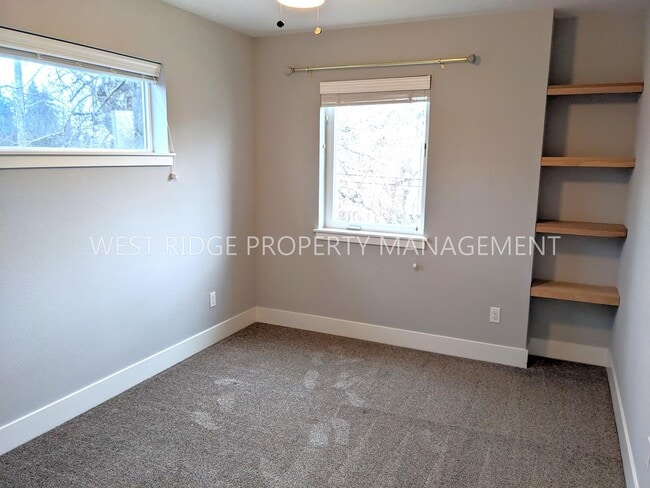 Building Photo - 6836 N Hudson St