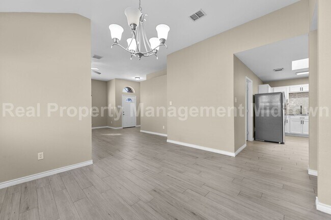 Building Photo - 1605 Bob Dr