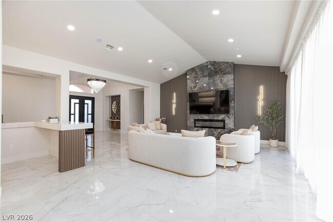 Building Photo - 6525 Ponderosa Way