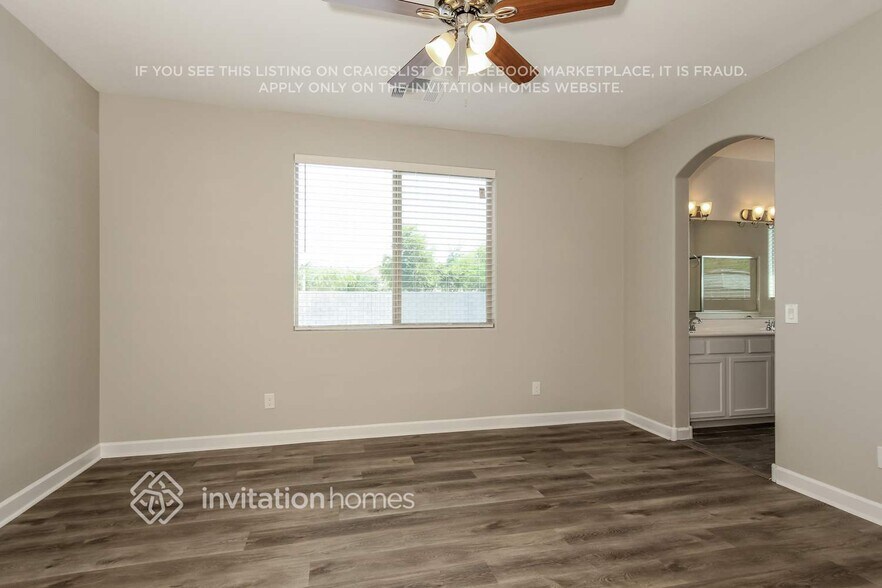 Building Photo - 2815 S 95th Dr