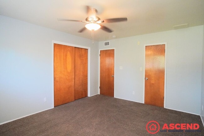 Building Photo - 3 Bedroom Home Near Compton Junior High in...