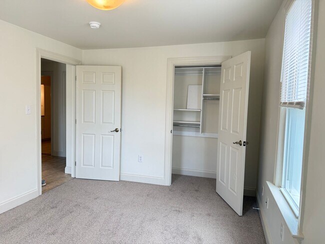 Building Photo - 3131 Lincoln Hwy E