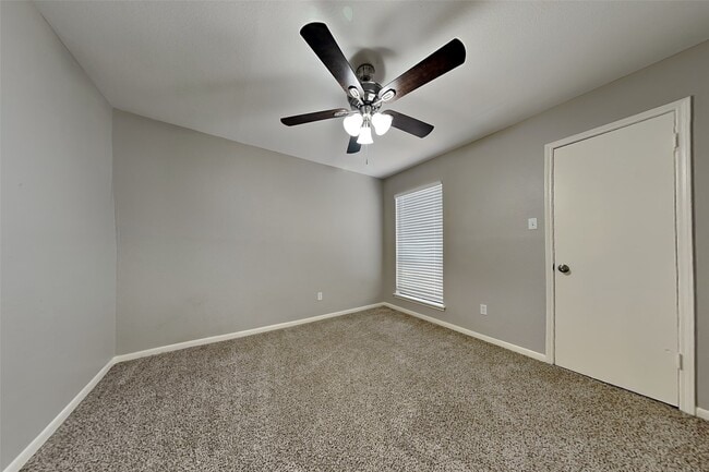 Building Photo - 13202 Ravensway Dr