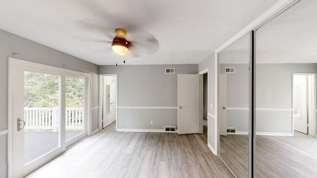 Building Photo - Available July – 4 Bed, 3 Bath Updated Hom...