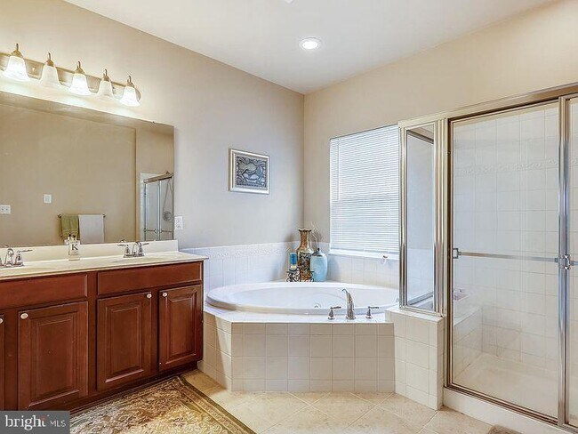 Building Photo - 2834 Admiral Ridge Rd