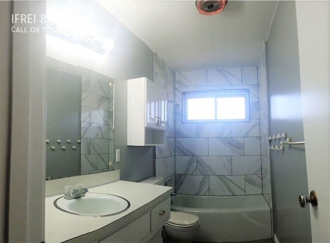 Building Photo - 16416 E 1st Pl