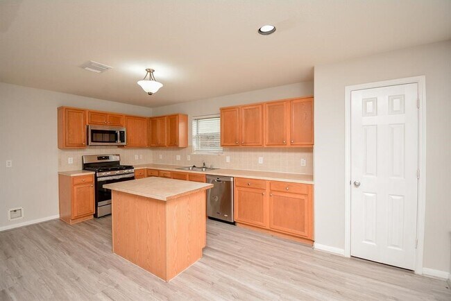 Building Photo - 2306 Ledgeway Ct