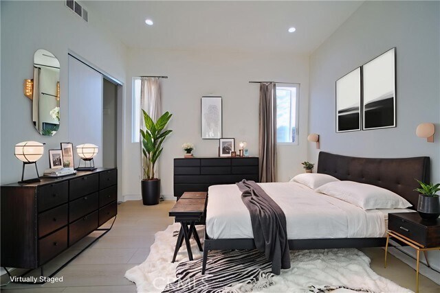 Building Photo - 257 S Ave 54