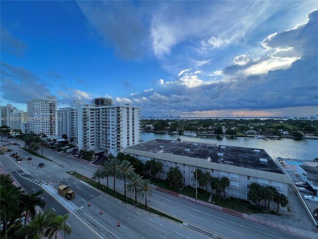 Building Photo - 5825 Collins Ave