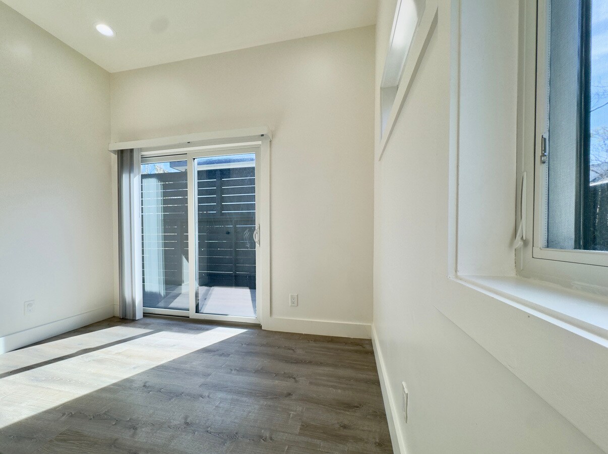 Building Photo - 1038 62nd St