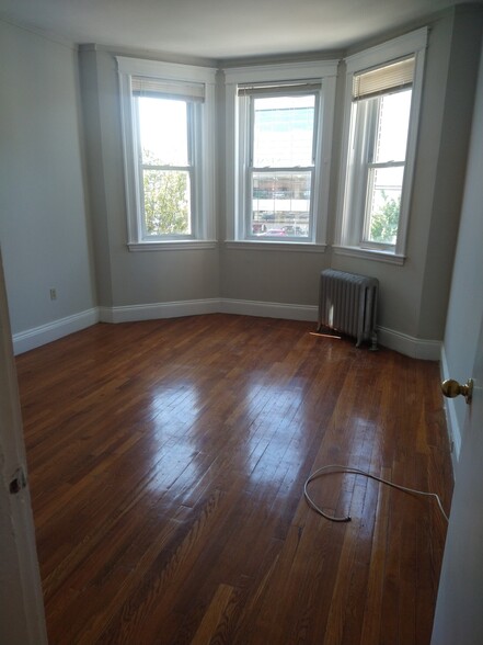 Building Photo - 1169 Commonwealth Ave