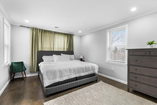 Building Photo - 77 Cedar St