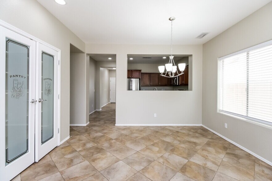 Building Photo - 41538 N Salix Dr