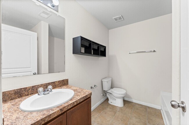 Building Photo - 1722 Ramsay Way