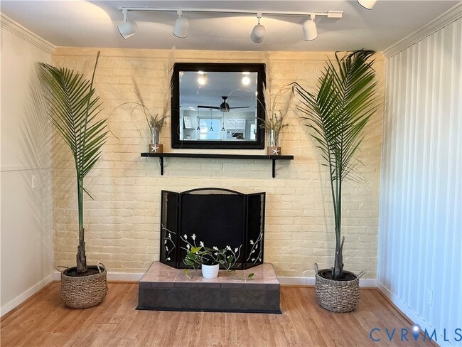 Building Photo - 36 Riverview Dr