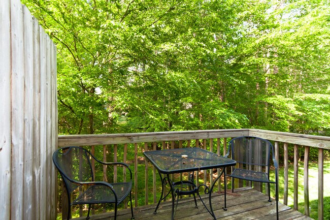 Building Photo - 230 Black Bird Ct