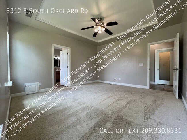 Building Photo - 8312 E Orchard Rd