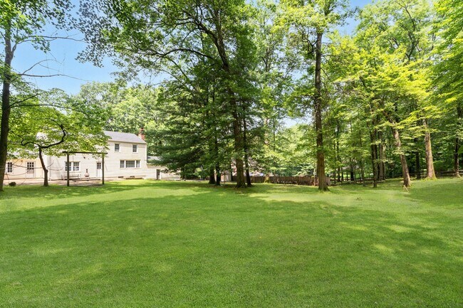 Building Photo - 68 Briarwood Ave