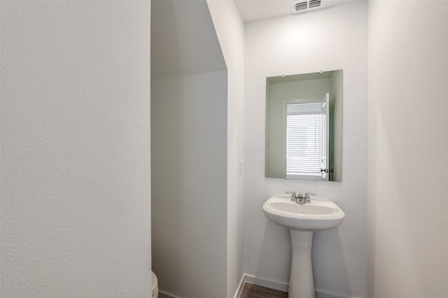 Building Photo - 6224 Sandpiper Ln