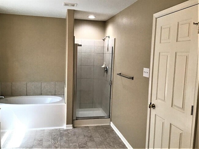 Building Photo - 16843 Blackberry Lily Ln