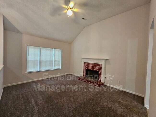 Building Photo - 10996 Knotty Pine Pl
