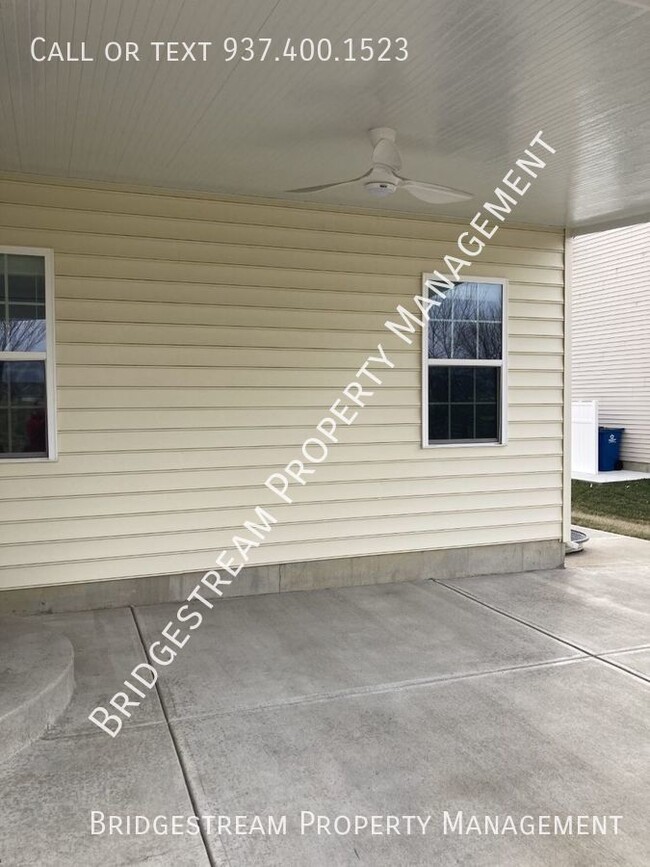 Building Photo - **BEAUTIFUL** spacious home in Tipp City b...