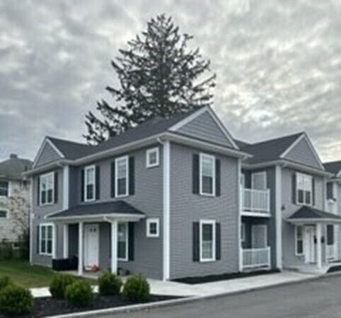 Primary Photo - 1093 Main St