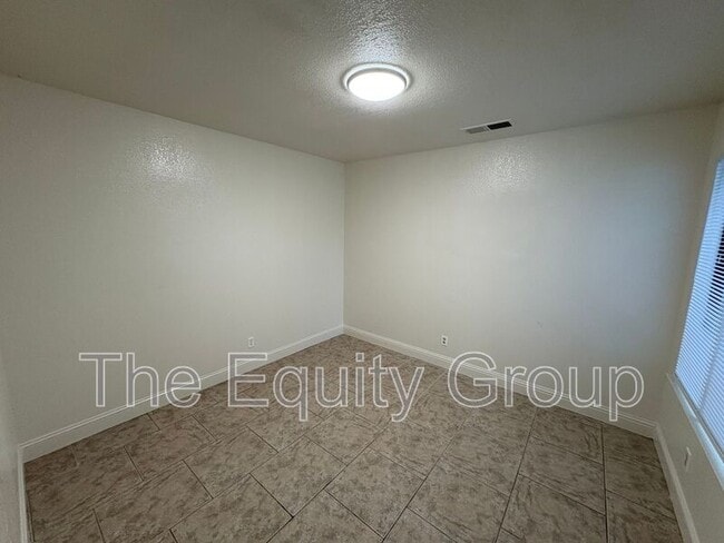 Building Photo - 1642 N Goddard St