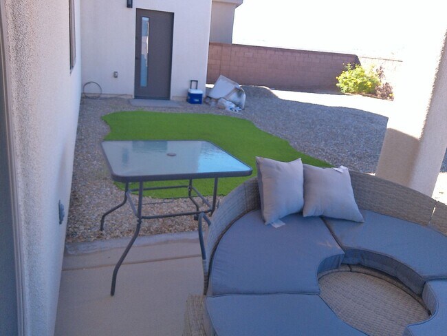 Building Photo - Beautiful Brand-New Home for Rent in Viewpoint Estates Winter Rental