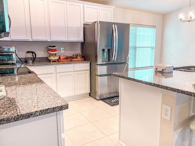 Building Photo - Beautiful 3 Bedroom Home with Pond View & No Rear Neighbors