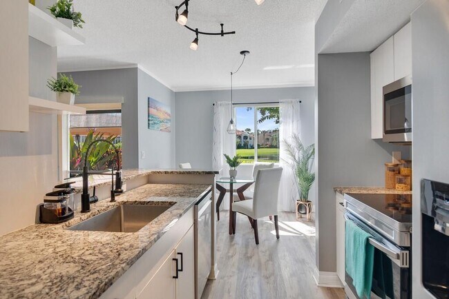 Building Photo - 1670 N 42ND Cir