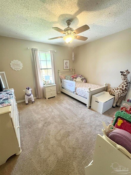 Building Photo - 10936 Oak Valley Dr