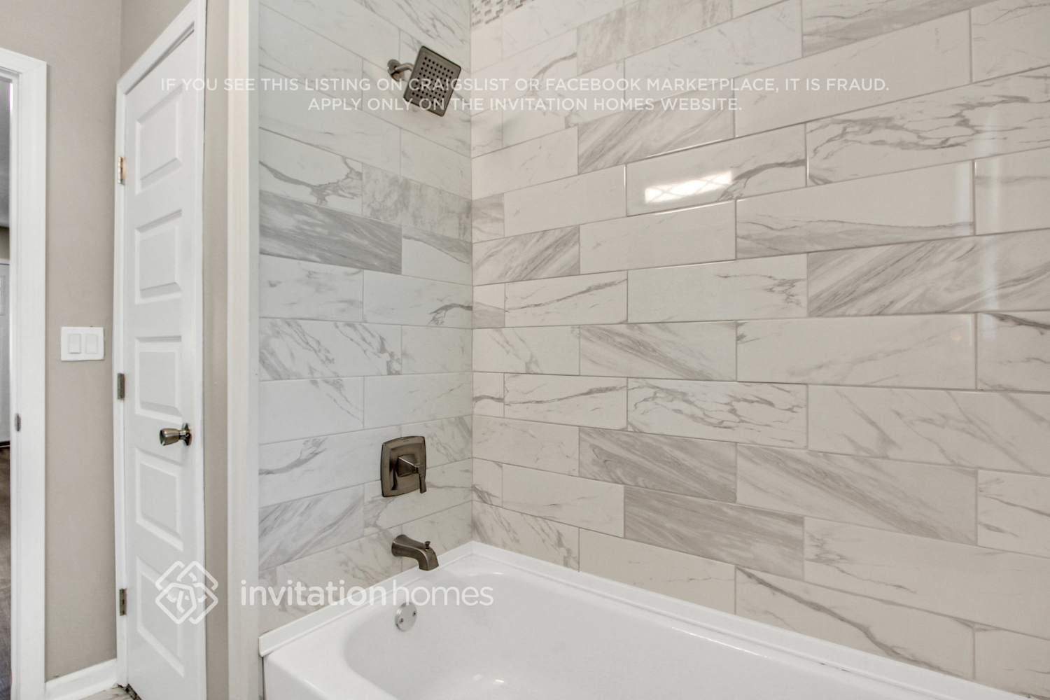Building Photo - 2122 Holly Hill Dr