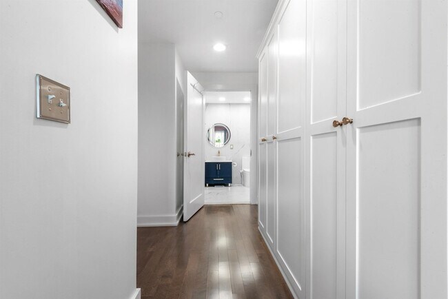 Building Photo - 3312 Hudson Ave