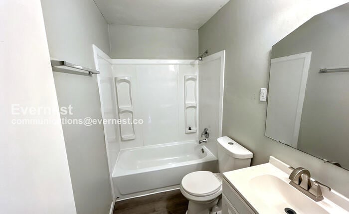 Building Photo - 1225 Linwood St