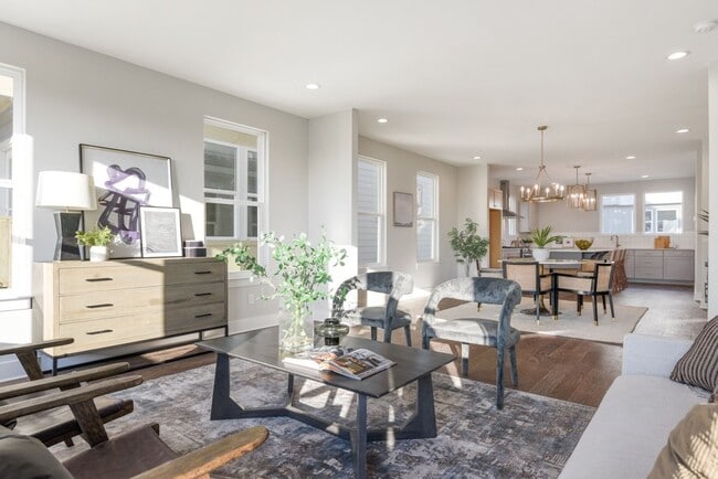 Building Photo - Beautiful Charlotte Park Townhome With Two Car Garage