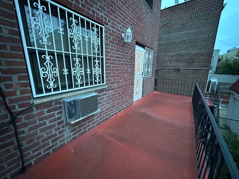 Building Photo - 46-02 28th Ave