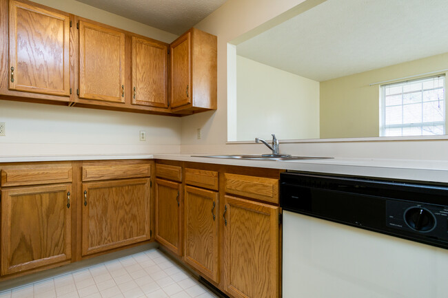 Kitchen - 2390 Wrens Dr S