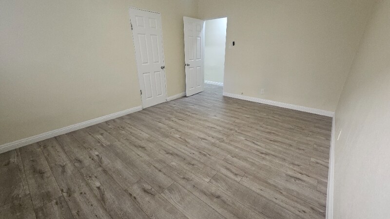 Building Photo - 431 Normandie Pl