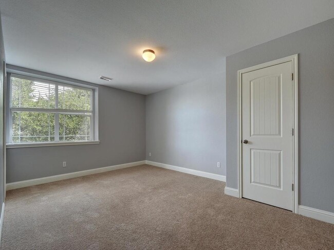 Building Photo - 6016 Wilcott Ct