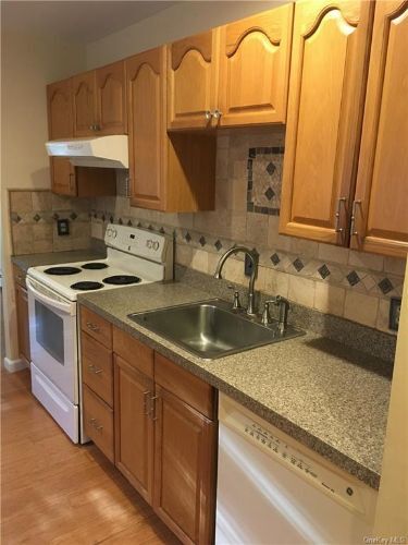 Building Photo - 2 Granada Crescent