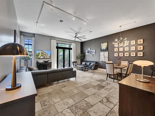 Building Photo - 2356 Wilton Dr