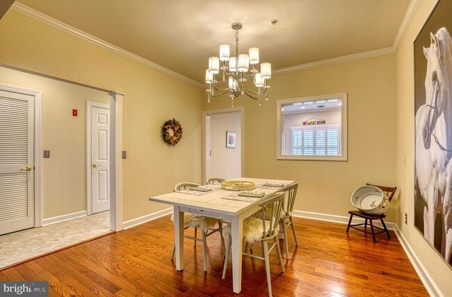 Building Photo - 28463 Pinehurst Cir
