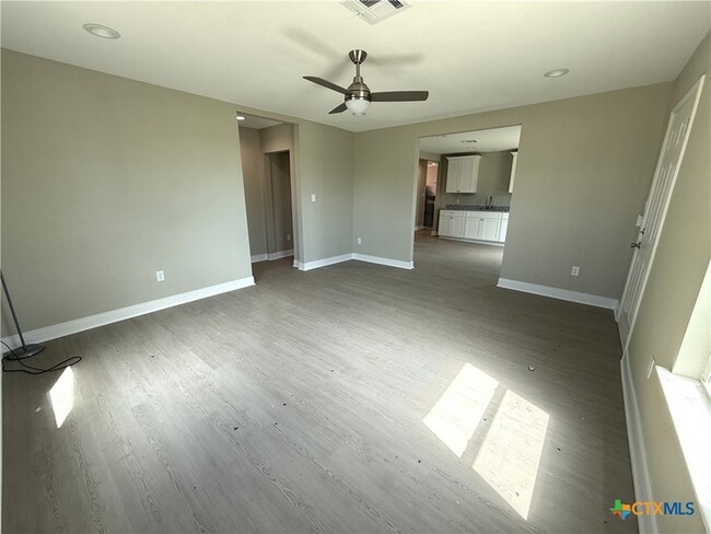 Building Photo - 1851 Connell St