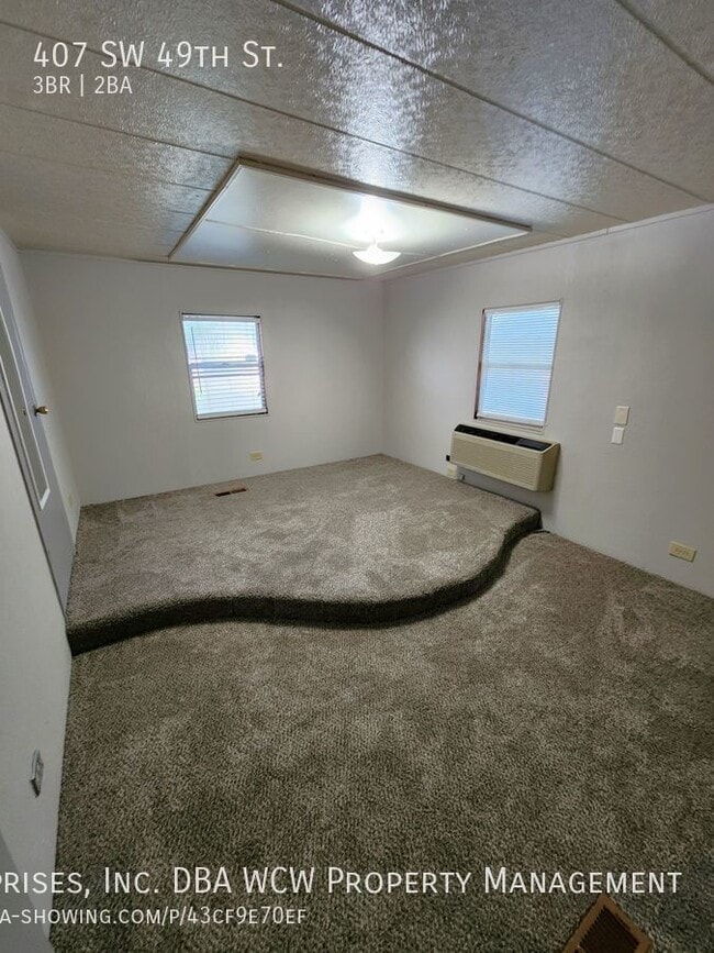 Building Photo - 407 SW 49th St