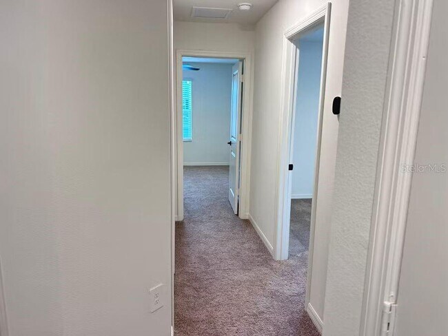 Building Photo - 746 Stoney Pointe Cir